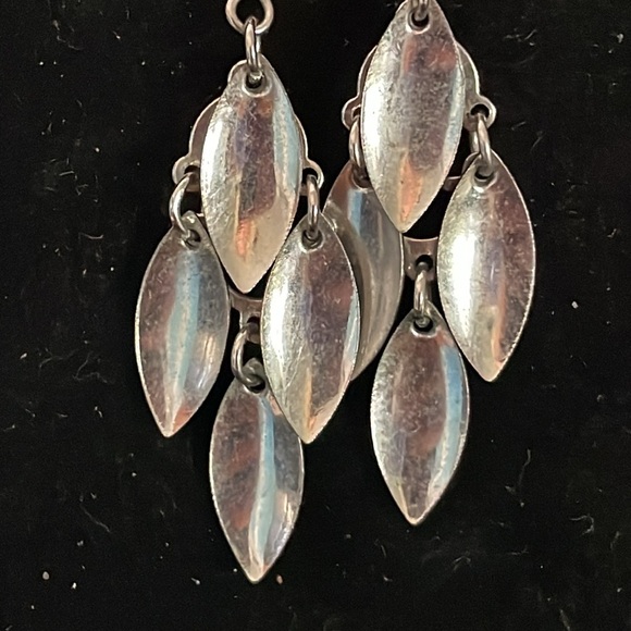 2” silver tone leafy cascade chandelier dangle earrings on wires - Picture 7 of 9